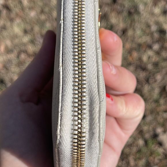 Saint Laurent YSL Cassandre Matelasse Zip Around Wallet Leather White And Gold - Picture 8 of 15